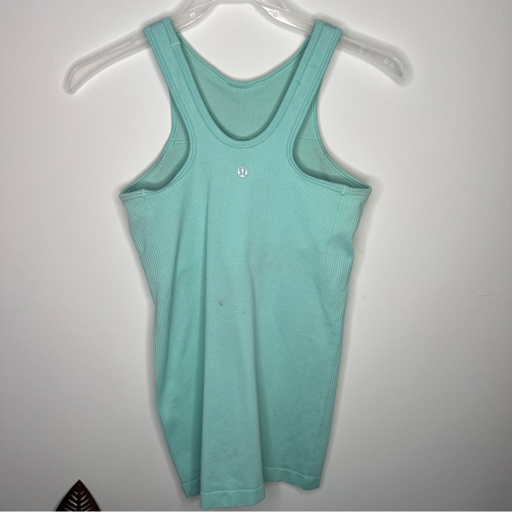 Lululemon Sleeveless Athletic Tank Top C14